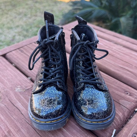 TODDLER 1460 GLITTER LACE UP BOOTS SIZE 9 LIKE NEW CONDITION - Picture 3 of 8